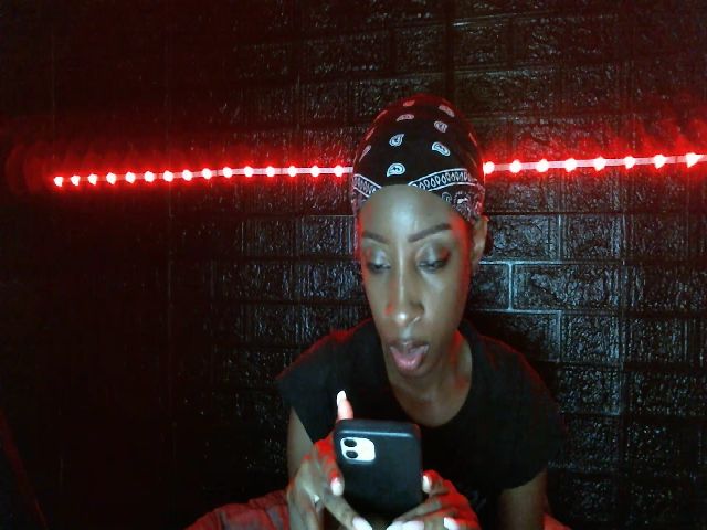 Live sex webcam photo for Ejade #273578796