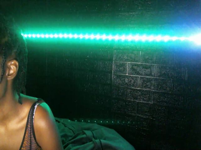 Live sex webcam photo for Ejade #273954213