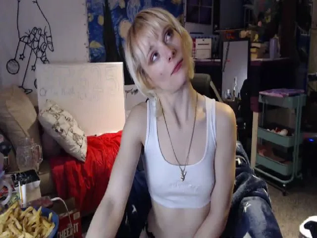 Live sex webcam photo for El_Dragon69 #272721896