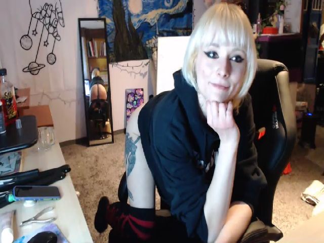 Live sex webcam photo for El_Dragon69 #272793522