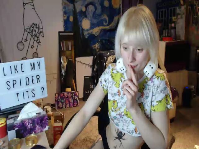 Live sex webcam photo for El_Dragon69 #272938514