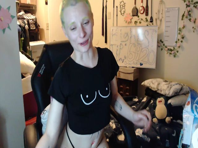 Live sex webcam photo for El_Dragon69 #273405649