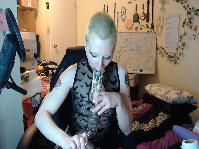 Live sex webcam photo for El_Dragon69 #273483053