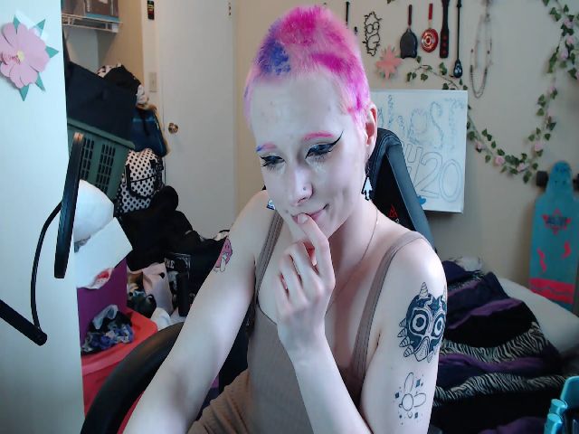 Live sex webcam photo for El_Dragon69 #273542219