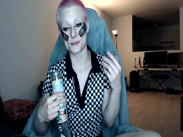 Live sex webcam photo for El_Dragon69 #273609605