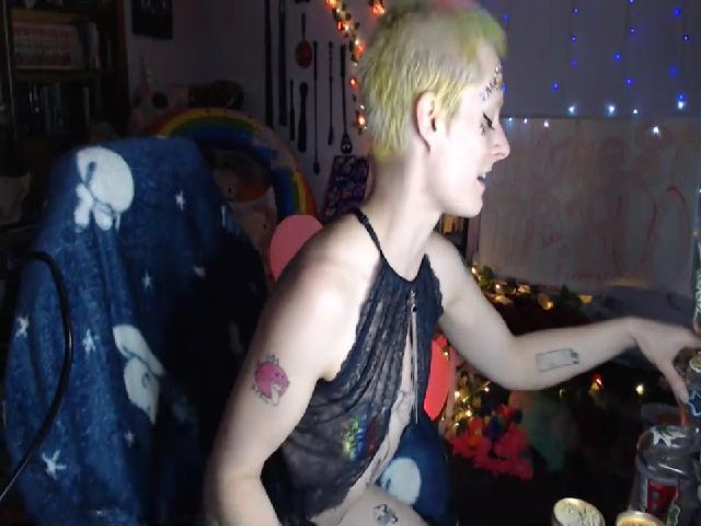 Live sex webcam photo for El_Dragon69 #273896776