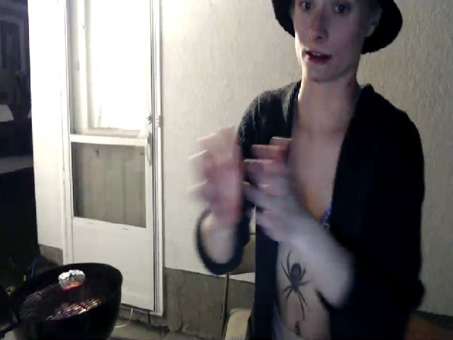 Live sex webcam photo for El_Dragon69 #273928208