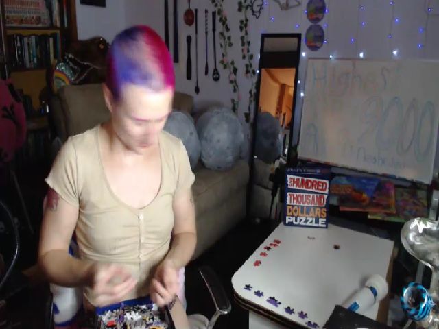 Live sex webcam photo for El_Dragon69 #274360249