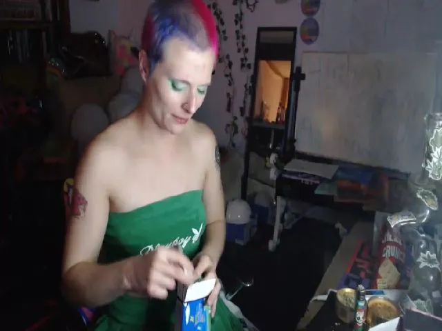 Live sex webcam photo for El_Dragon69 #274517091