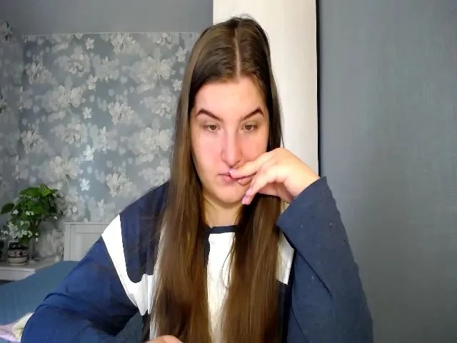 Live sex webcam photo for ElanisBlair #272850749