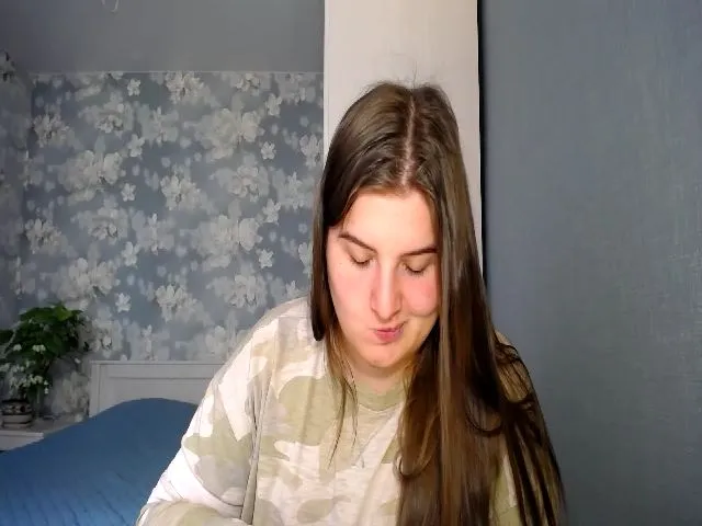 Live sex webcam photo for ElanisBlair #272969105