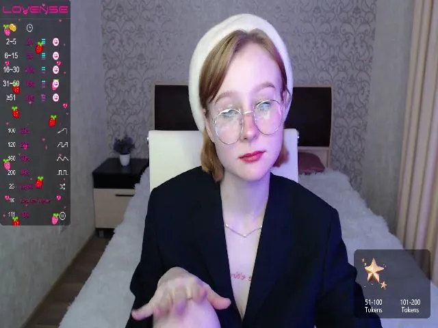 Live sex webcam photo for Eliemalkovich #273806193