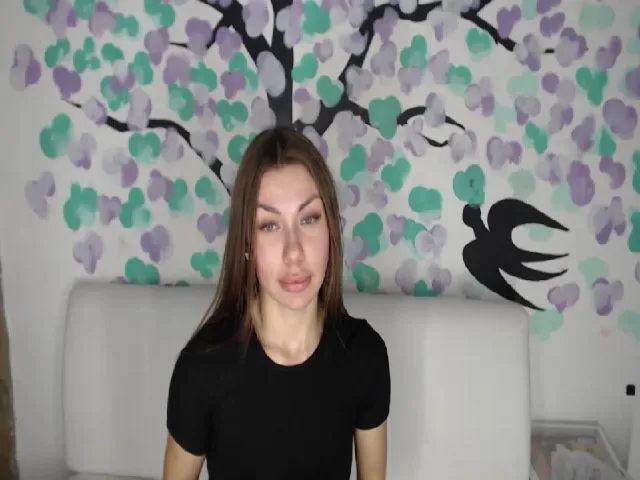 Live sex webcam photo for EliseSweet0 #272652836