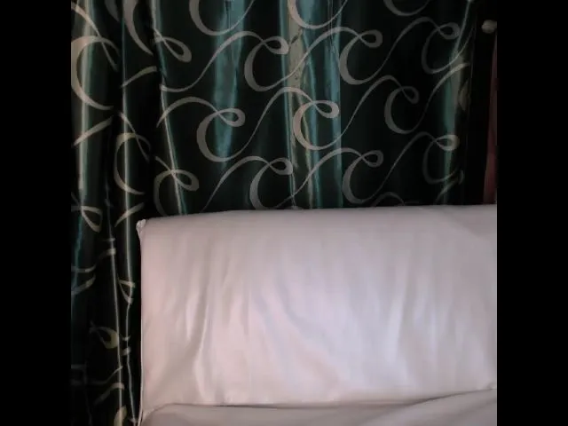 Live sex webcam photo for EliseSweet0