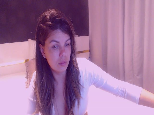 Live sex webcam photo for EliseTyler1 #273714957