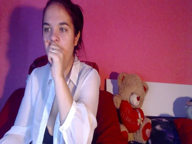 Live sex webcam photo for Ella_Diamond #271812133