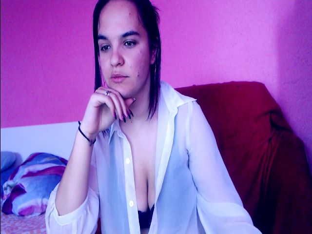 Live sex webcam photo for Ella_Diamond #272605473