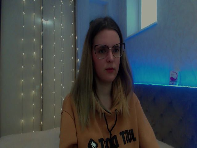 Live sex webcam photo for Ella_Hudson #271746044