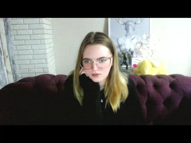 Live sex webcam photo for Ella_Hudson #271815852