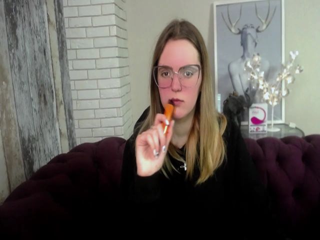 Live sex webcam photo for Ella_Hudson #271867245