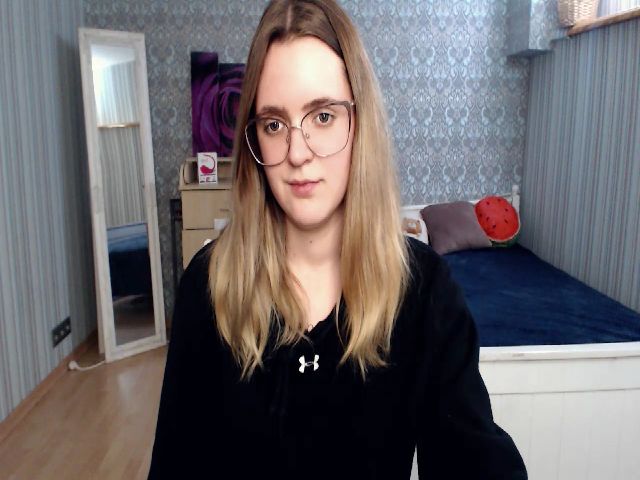 Live sex webcam photo for Ella_Hudson #271948808