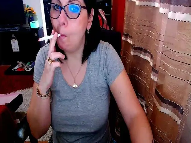 Live sex webcam photo for Ella_Sunshine #287890762