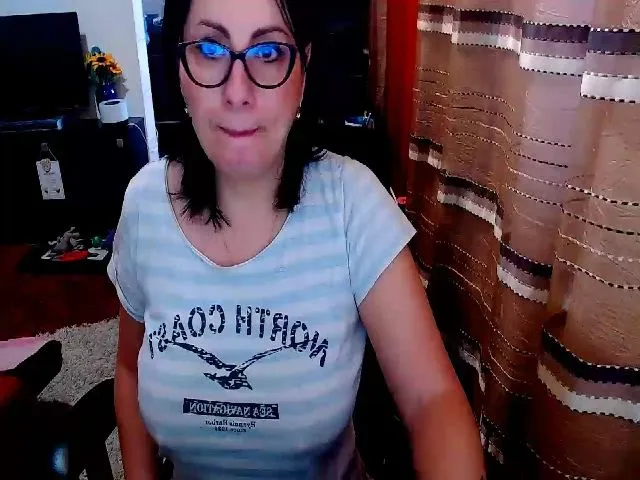 Live sex webcam photo for Ella_Sunshine #287890768