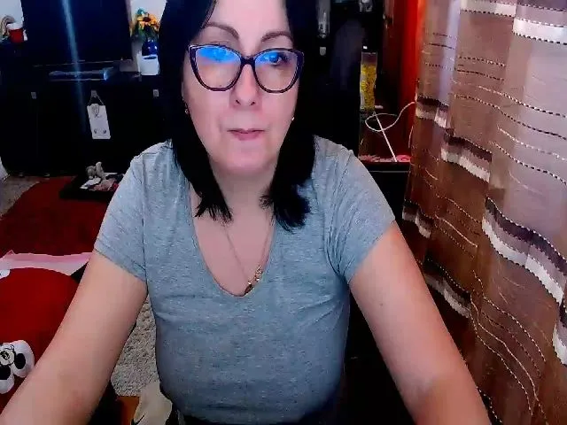 Live sex webcam photo for Ella_Sunshine #287890778