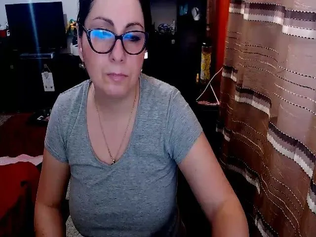 Live sex webcam photo for Ella_Sunshine #287890780