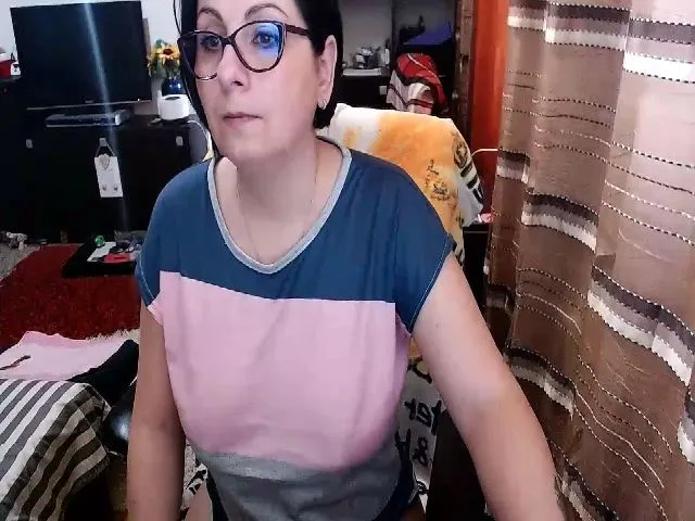 Live sex webcam photo for Ella_Sunshine #287890790