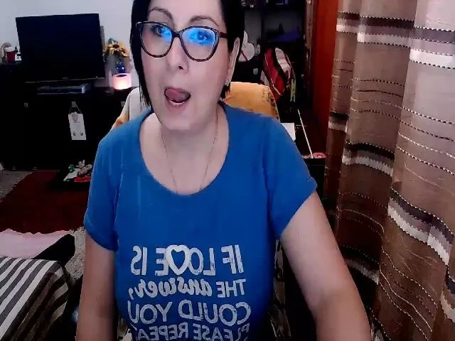 Live sex webcam photo for Ella_Sunshine #287890792