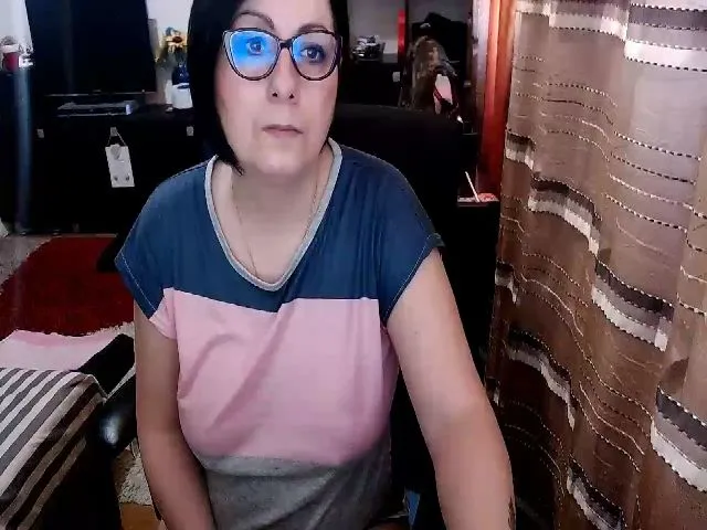 Live sex webcam photo for Ella_Sunshine #287890806