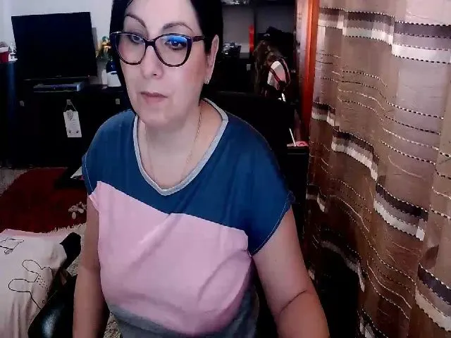 Live sex webcam photo for Ella_Sunshine #287890808