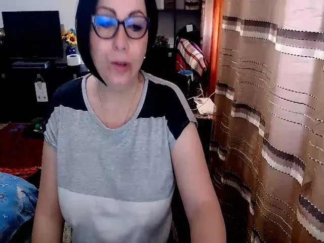 Live sex webcam photo for Ella_Sunshine #287890819