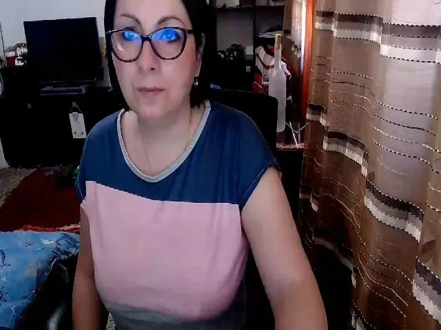 Live sex webcam photo for Ella_Sunshine #287890824