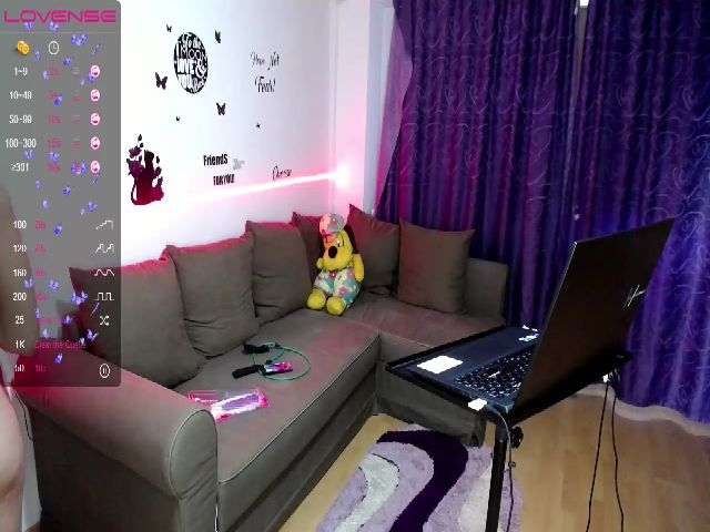 Live sex webcam photo for Ella_just18 #272754289