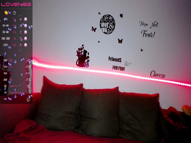 Live sex webcam photo for Ella_just18 #272945184