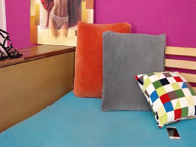 Live sex webcam photo for EllenAtalay #271893906