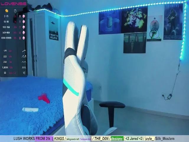 Live sex webcam photo for EllenRipley18 #272573845