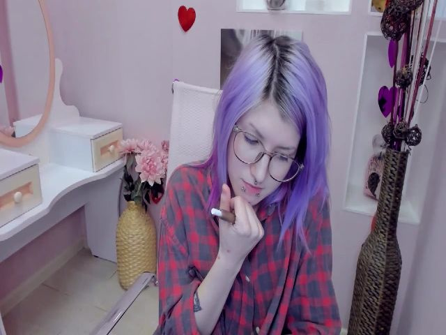 Live sex webcam photo for EllieSmile #272579509