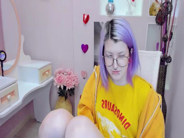 Live sex webcam photo for EllieSmile #272636342