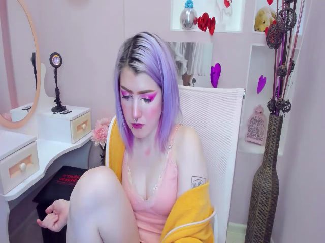 Live sex webcam photo for EllieSmile #272650454