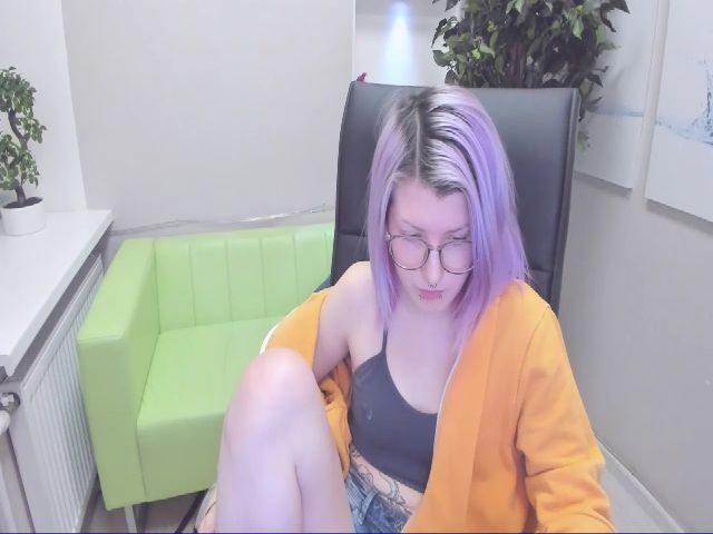 Live sex webcam photo for EllieSmile #272657571