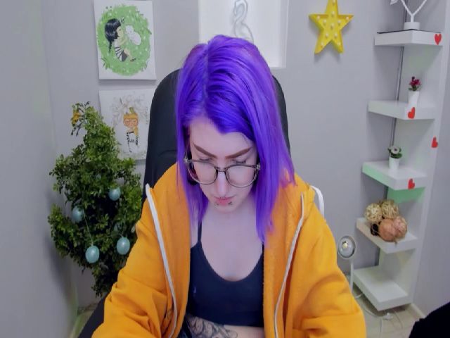 Live sex webcam photo for EllieSmile #272730890