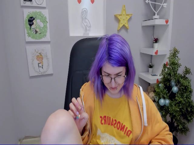 Live sex webcam photo for EllieSmile #272884030