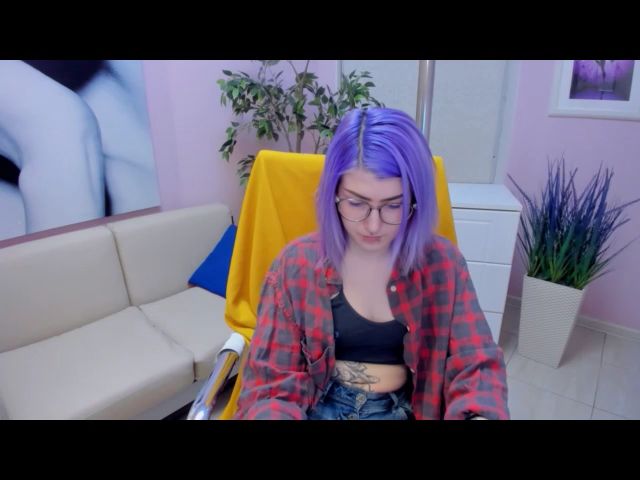 Live sex webcam photo for EllieSmile #272945903