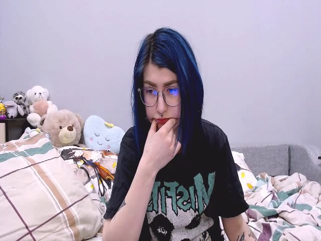 Live sex webcam photo for EllieSmile #273658050