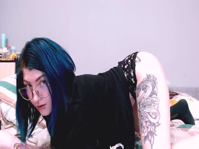 Live sex webcam photo for EllieSmile #273704510