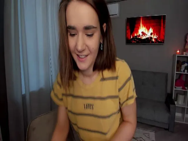 Live sex webcam photo for Ellies_Smile #272552671