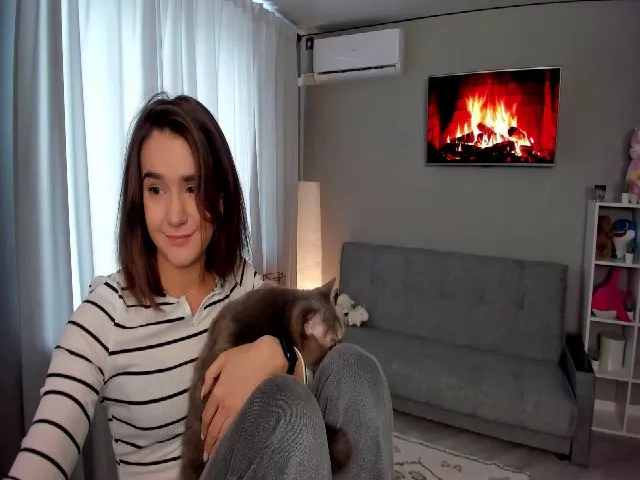 Live sex webcam photo for Ellies_Smile #272563289